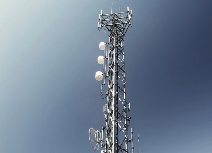 Torre de aço angular