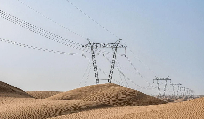 Torres de linha de transmissão de 750km começam a operar no deserto de Taklimakan